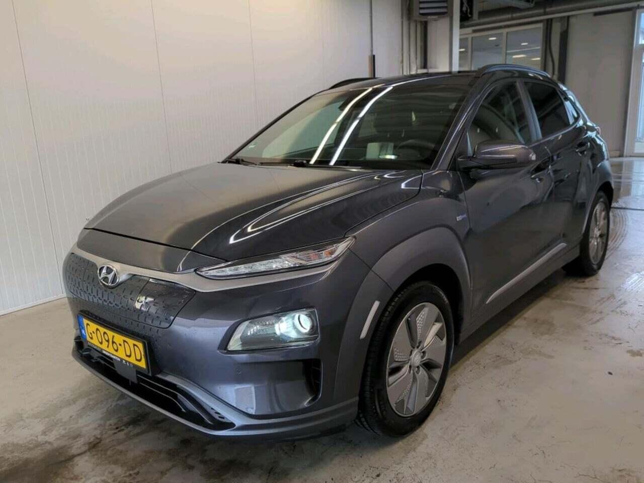 Hyundai Kona EV Premium 64 kWh