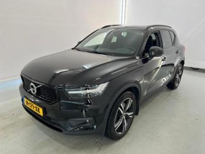 VOLVO XC40 17 Volvo XC40 T5 Twin Engine Geartronic R-D..