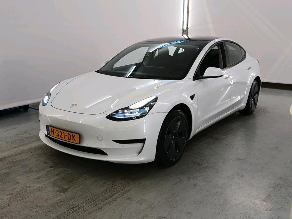 Tesla Model 3 18 BEV Tesla Model 3 Standard Range Plus..