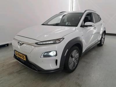 HYUNDAI Kona 17 Hyundai KONA Premium Electric 64 kWh 5..