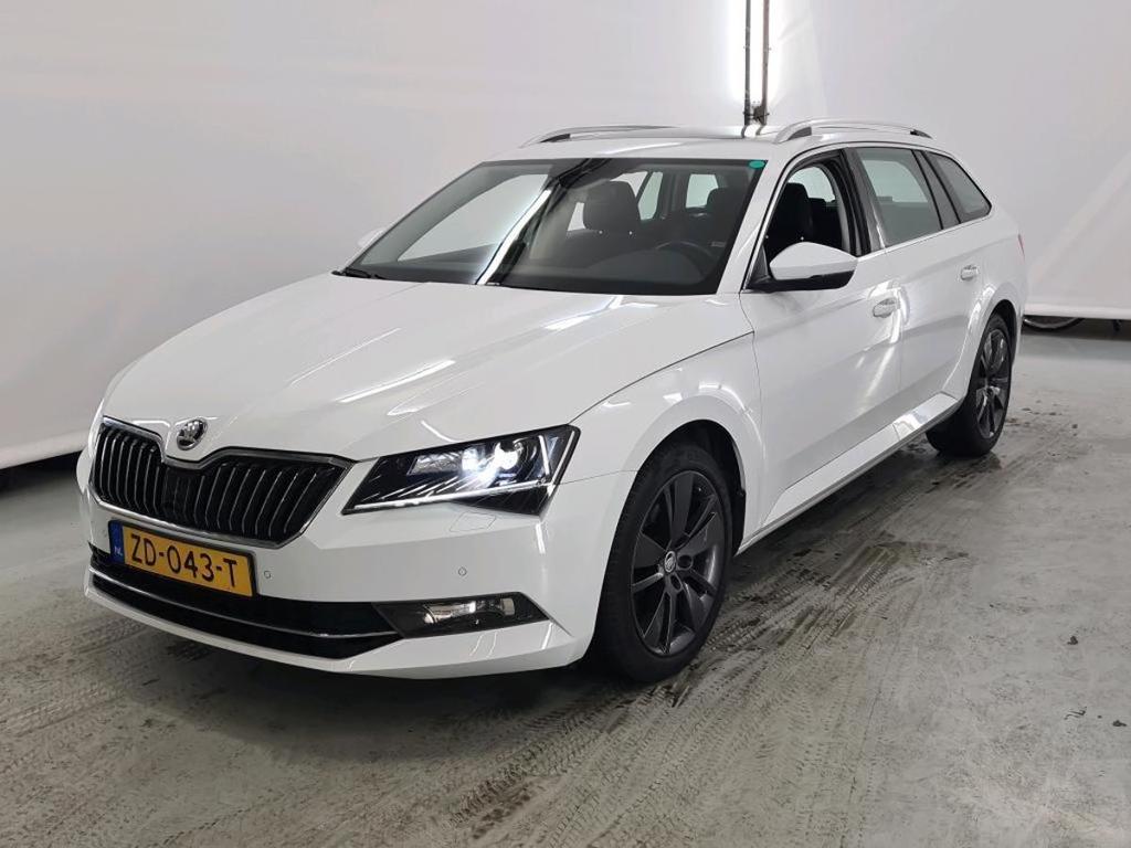 SKODA Superb Combi FL19 Skoda Superb Combi 1.5 TSI Gre..