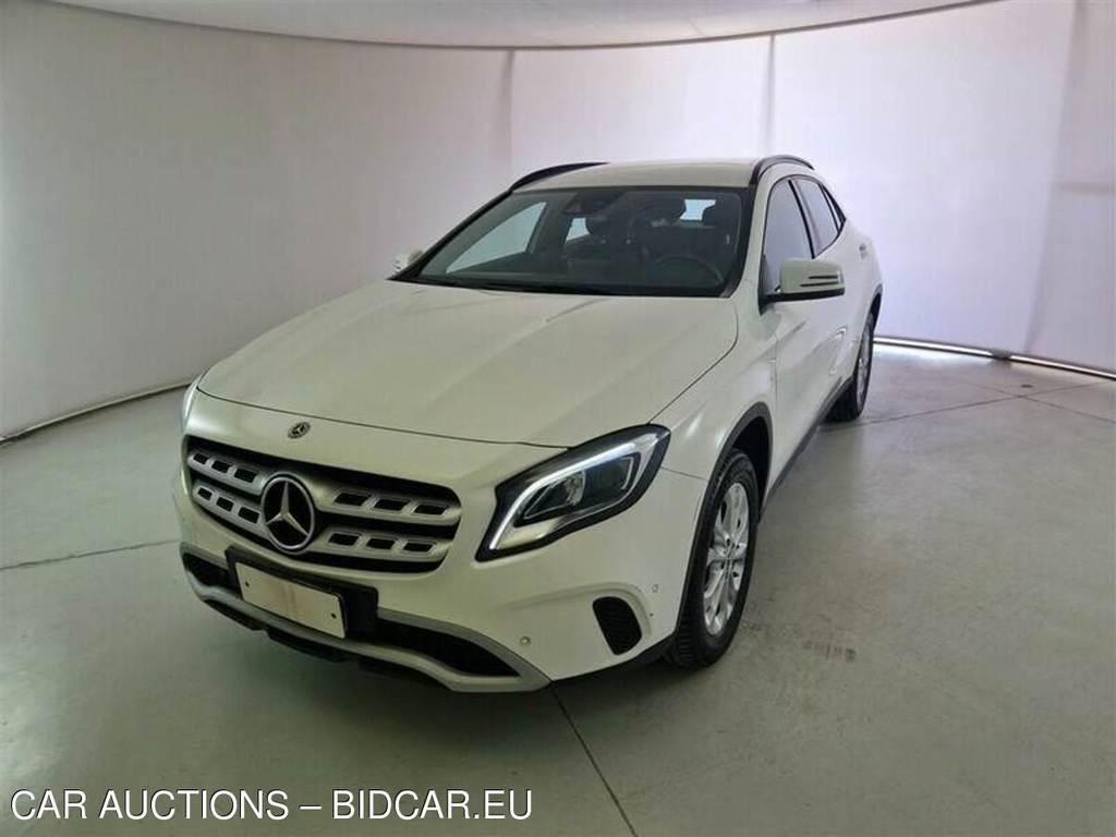 MERCEDES-BENZ GLA / 2017 / 5P / CROSSOVER GLA 200 D AUTOMATIC BUS. EXTRA