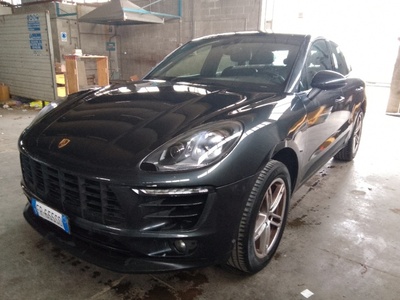 Porsche Macan -