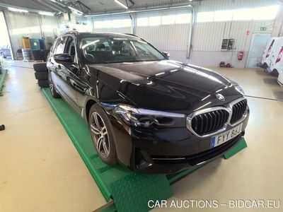 BMW Series 5 520d Touring Sport Line Connected Drag