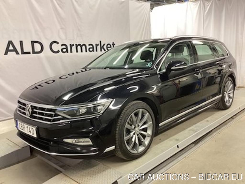 Volkswagen Passat 2.0 TDI Exec R-Line (AUT, Skinn/Alcantara, P-Varmare, P-Sensorer Fram &amp; Bak, Adp.F-Hallare, Lane-Assist, 190HK)