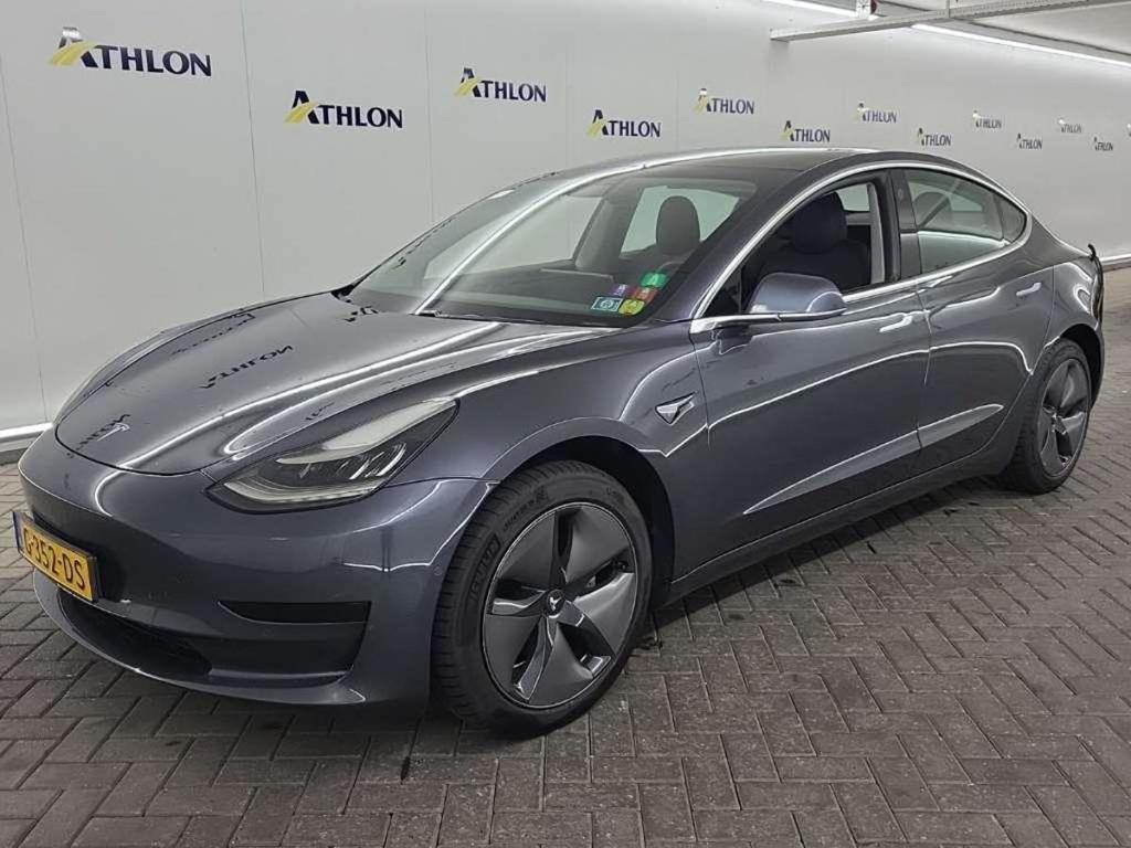 Tesla Model 3 Standard Range Plus RWD 4D 211kW