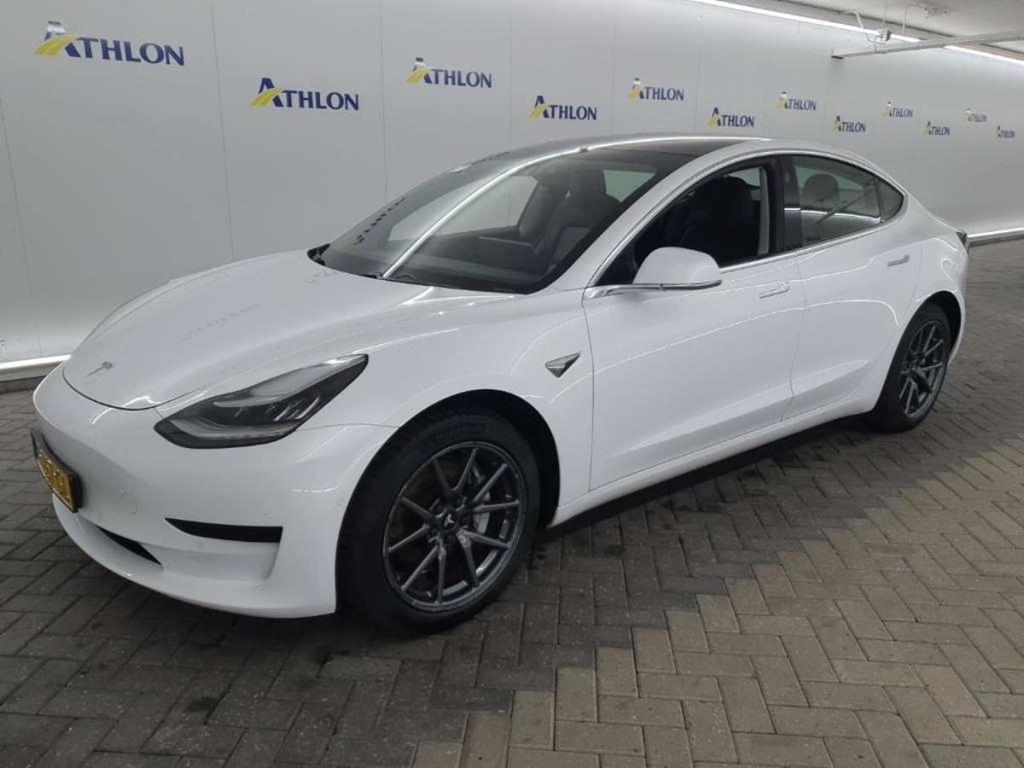 Tesla Model 3 Standard Range Plus RWD 4D 211kW