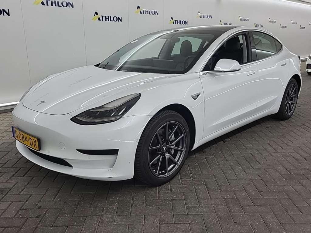 Tesla Model 3 Standard Range Plus RWD 4D 211kW