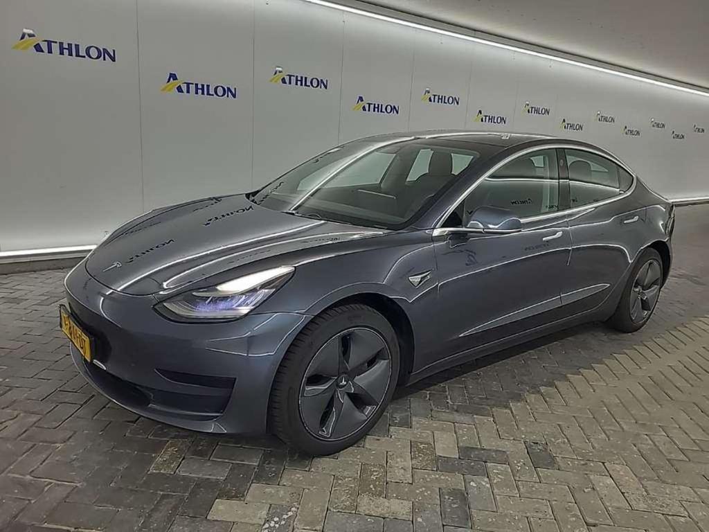 Tesla Model 3 Standard Range Plus RWD 4D 211kW