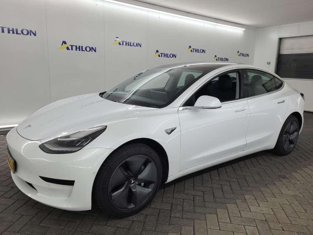 Tesla Model 3 Standard Range Plus RWD 4D 211kW