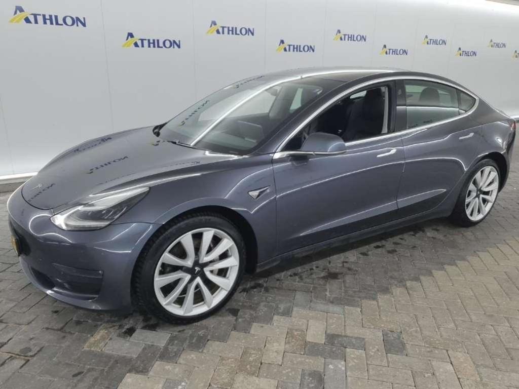 Tesla Model 3 Standard Range Plus 4D 211kW