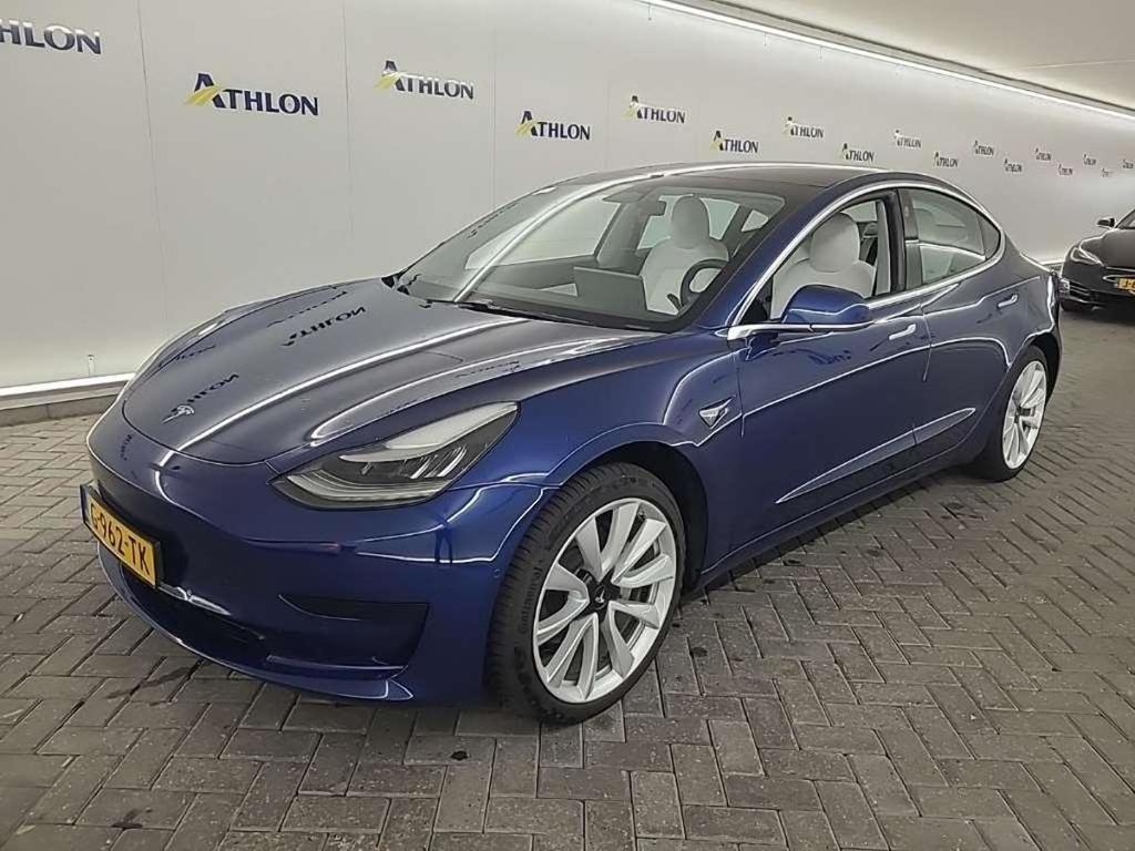 Tesla Model 3 Standard Range Plus RWD 4D 225kW