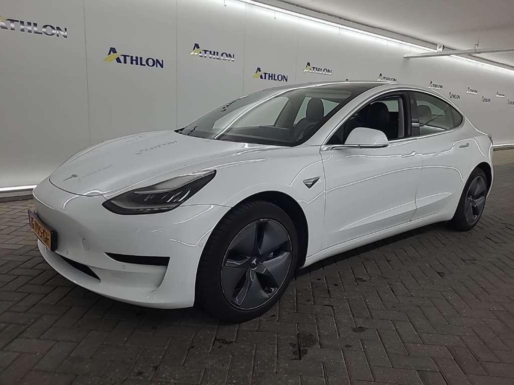 Tesla Model 3 Standard Range Plus RWD 4D 211kW