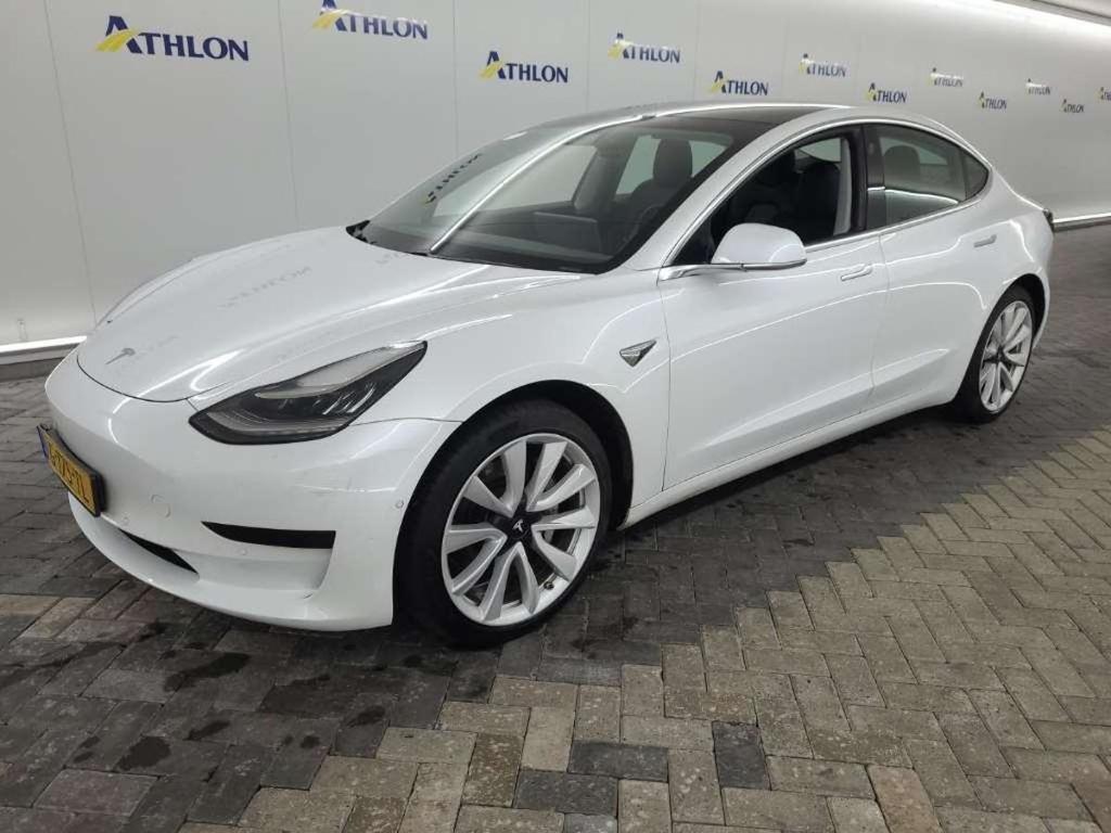 Tesla Model 3 Standard Range Pl. RWD 4D 225kW Athlon Edition