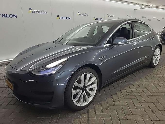 Tesla Model 3 Standard Range Plus RWD 4D 211kW