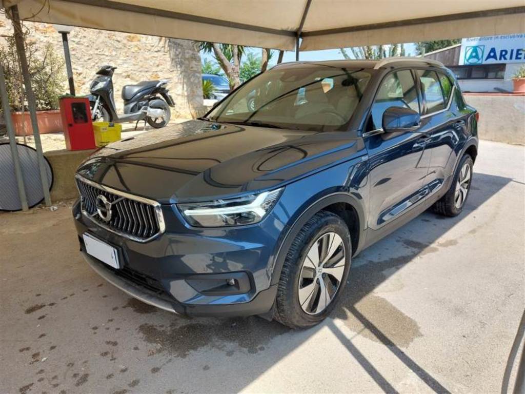 VOLVO XC40 / 2017 / 5P / SUV T4 PLUG-IN HYBRID AUTO RECH INSCRIP EXPR