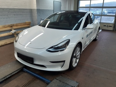 Tesla Model 3 Langstreckenbatterie - Allradantrieb mit