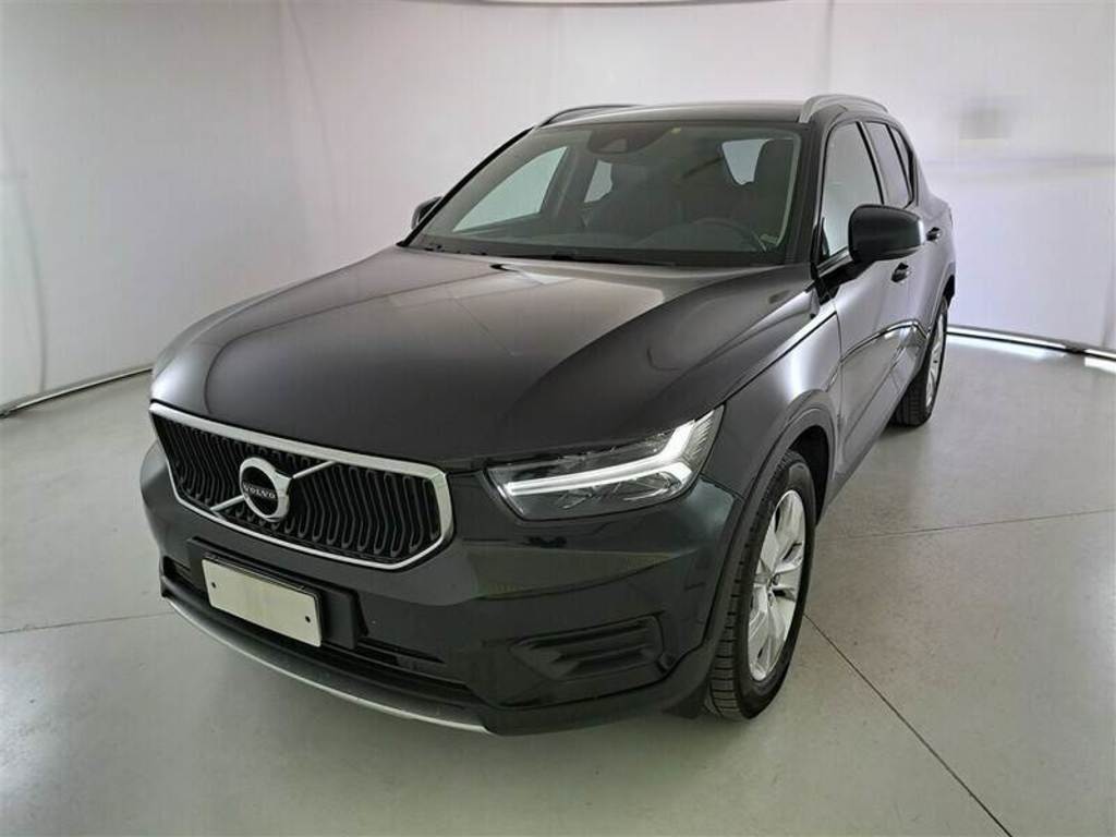 VOLVO XC40 / 2017 / 5P / SUV D4 AWD GEARTRONIC MOMENTUM