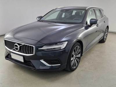 VOLVO V60 / 2018 / 5P / STATION WAGON D4 GEARTRONIC INSCRIPTION