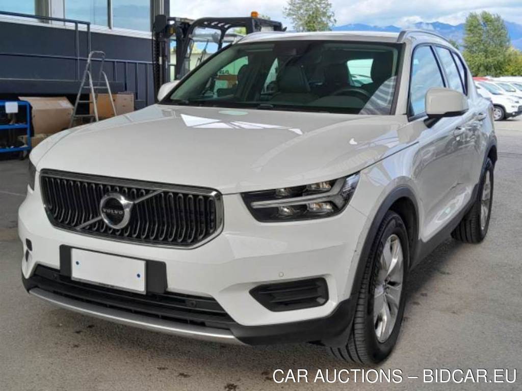 VOLVO XC40 / 2017 / 5P / SUV D3 GEARTRONIC MOMENTUM