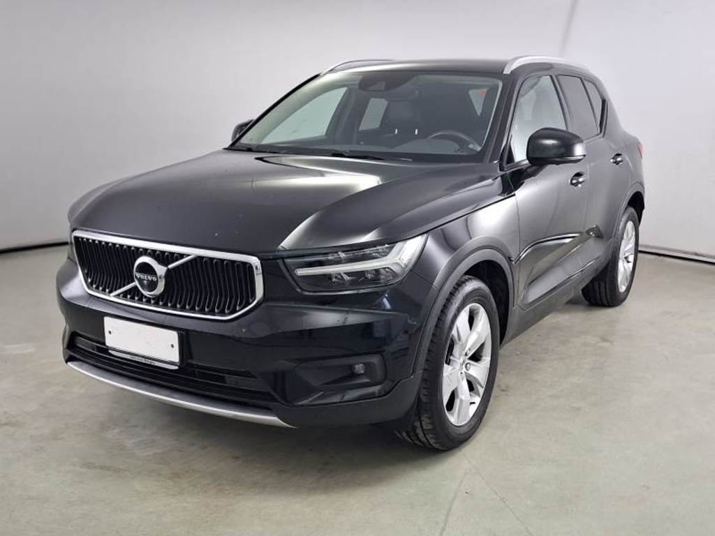 VOLVO XC40 / 2017 / 5P / SUV D3 GEARTRONIC MOMENTUM