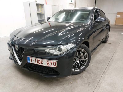 Alfa Romeo GIULIA GIULIA 22 JTDm 150PK Super AUTO Pack Business Plus &amp; Nav With Connect 3D &amp; Xenon