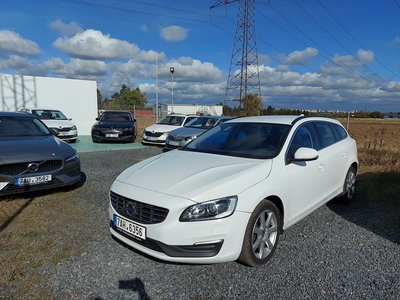 Volvo V 60 Kombi (2018-&amp;gt;) V60 2.0D3 Momentum AT