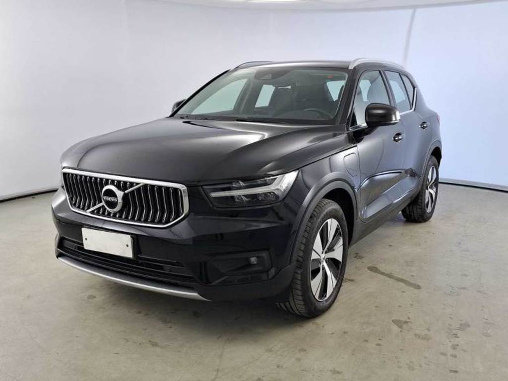 VOLVO XC40 / 2017 / 5P / SUV T5 PLUG-IN HYBRID AUTO RECH INSCRIP EXPR