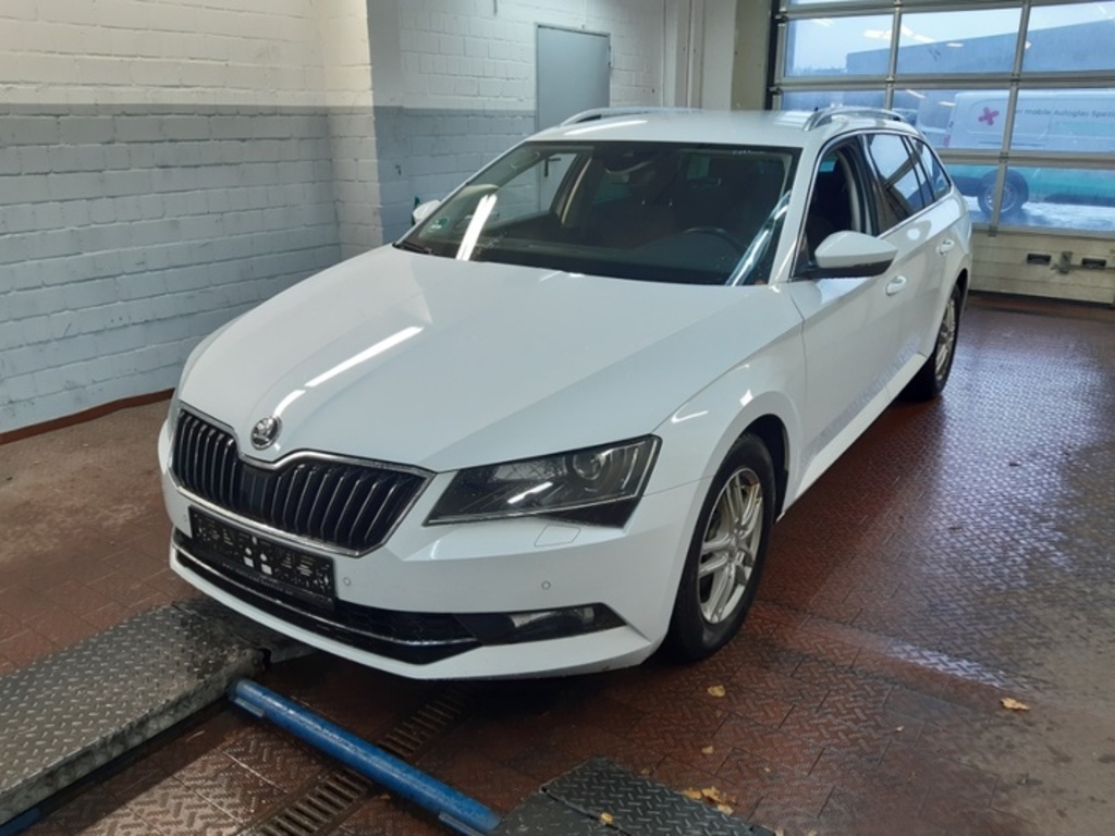 Skoda Superb 2.0 TDI SCR DSG Style Combi