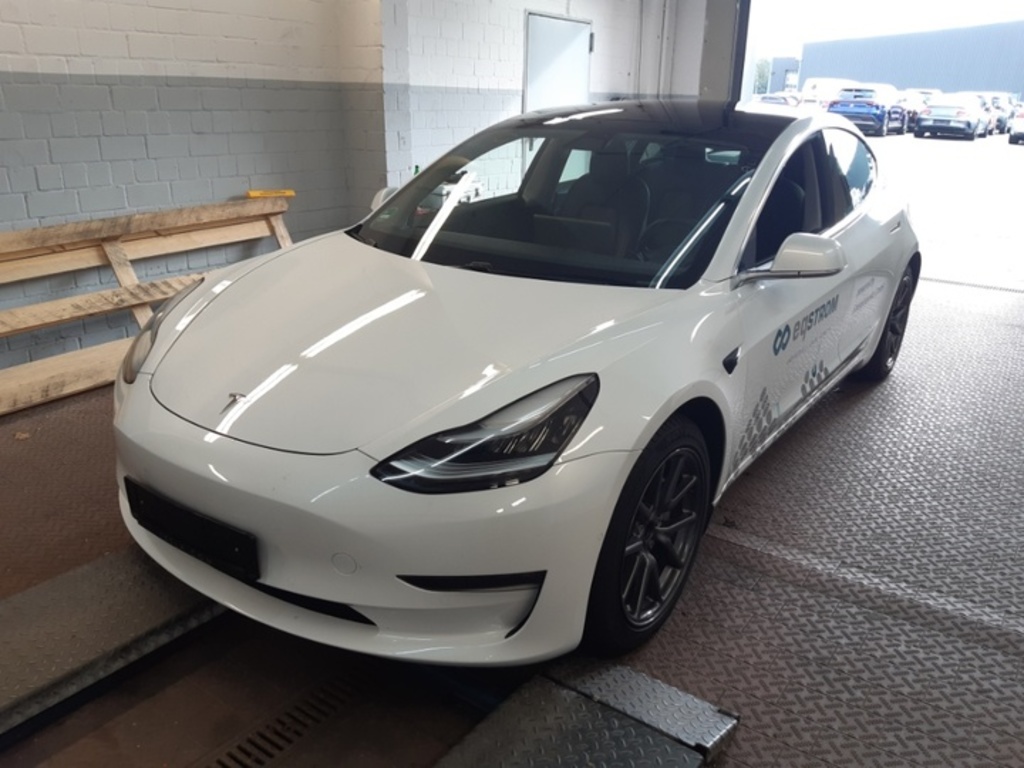 Tesla Model 3 Langstreckenbatterie - Allradantrieb mit