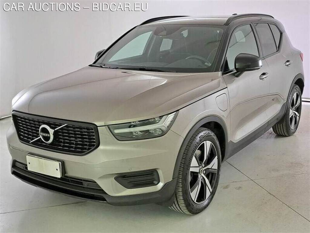 VOLVO XC40 / 2017 / 5P / SUV T5 PLUG-IN HYBRID AUTO RECHARGE R-DESIGN