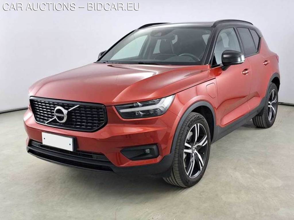 VOLVO XC40 / 2017 / 5P / SUV T5 PLUG-IN HYBRID AUTO RECHARGE R-DESIGN