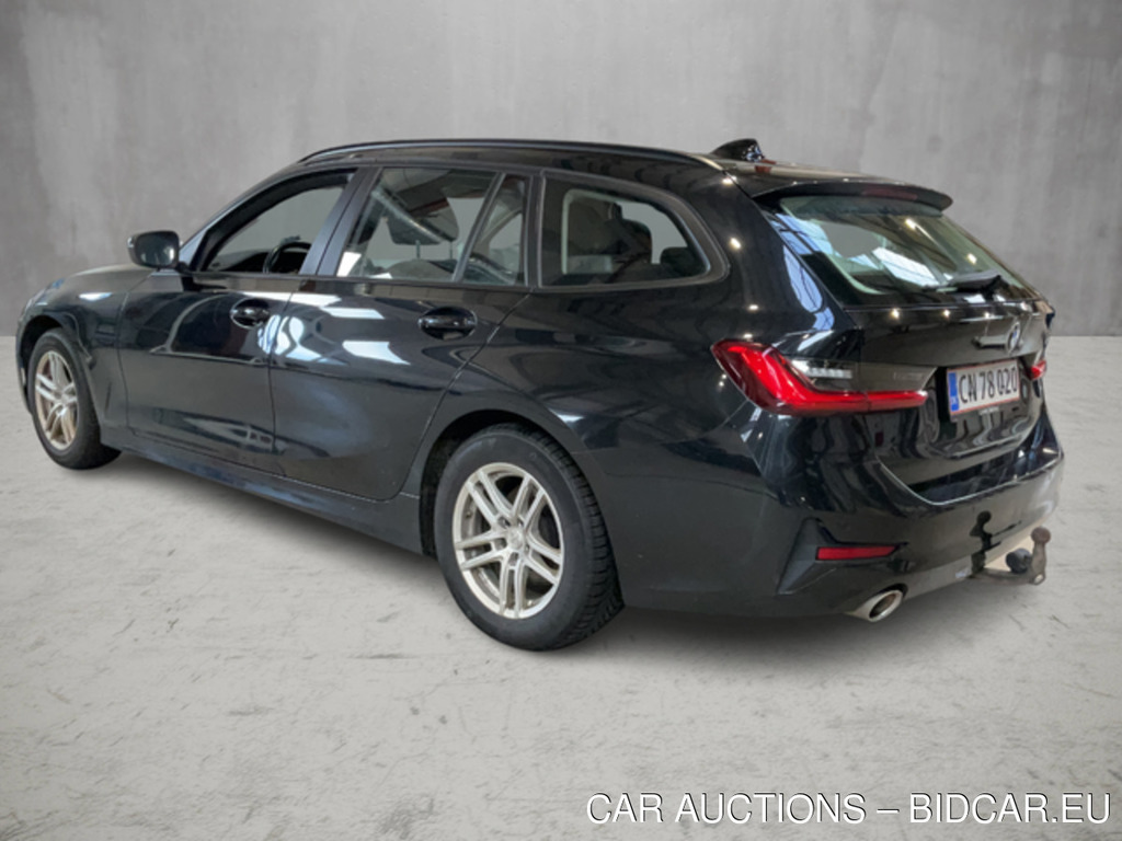 BMW 3 Serie 2.0 320D F CONNECTED TOURING AUTO 5d