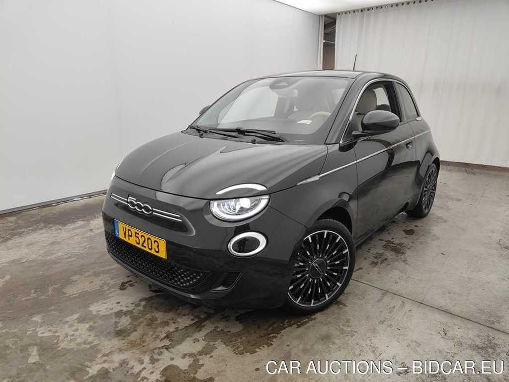 FIAT E-500 3+1 42 kWh La Prima 4d