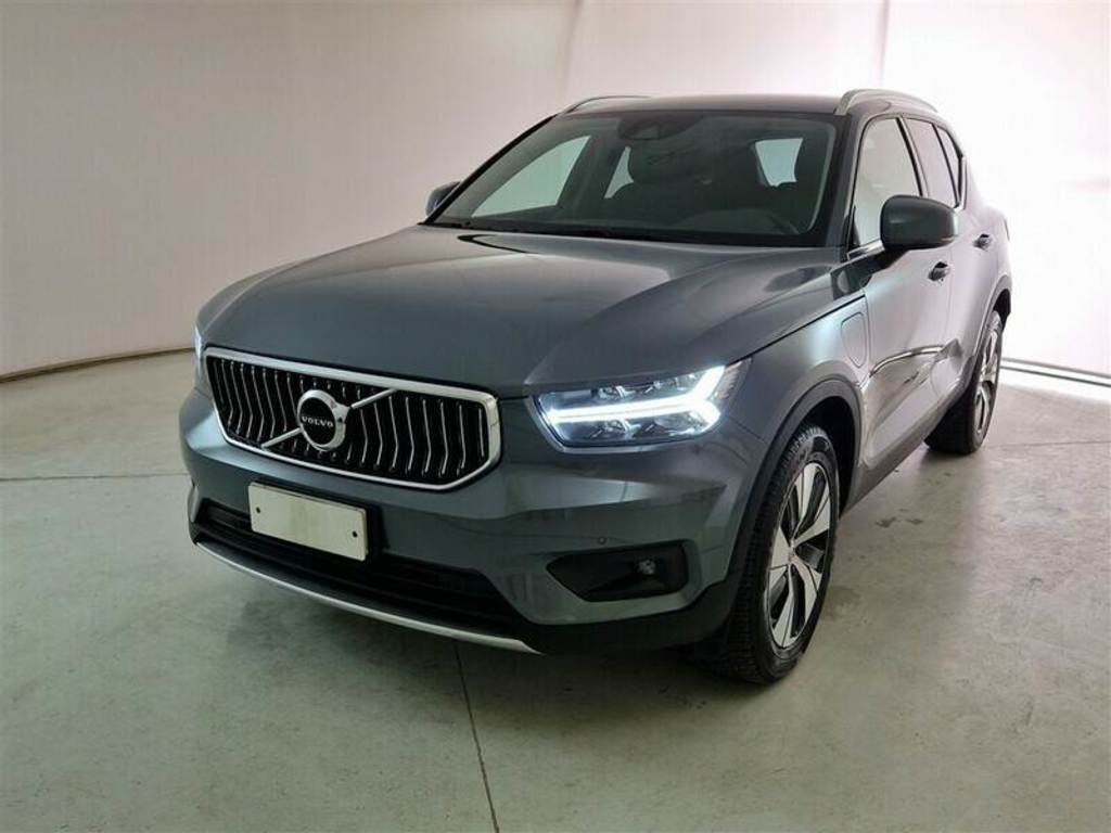 VOLVO XC40 / 2017 / 5P / SUV T5 PLUG-IN HYBRID AUTO RECH INSCRIP EXPR