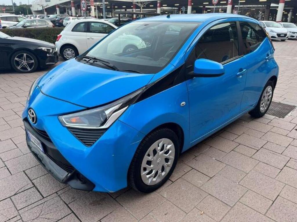 Toyota AYGO CONNECT 1.0 VVT-i x-play