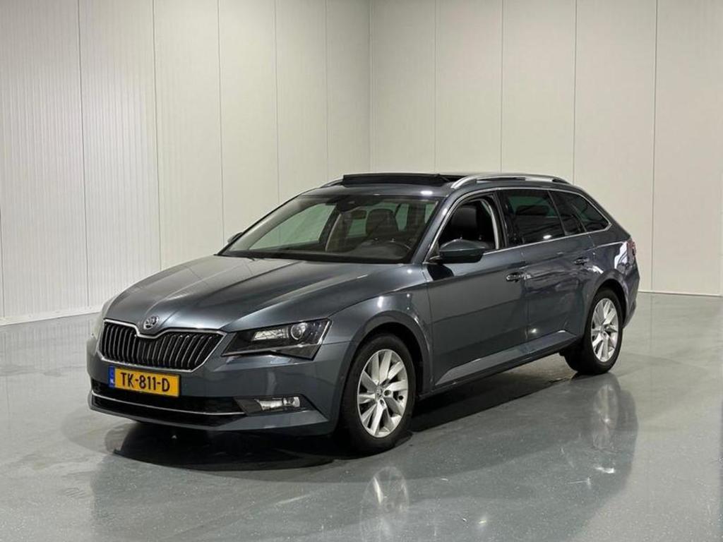 SKODA Superb Combi Combi 1.4 TSI ACT Automaat Style Bus..