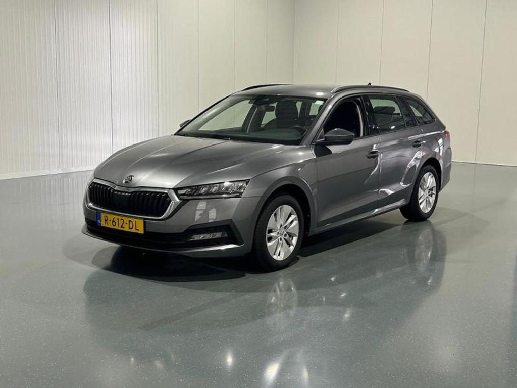 SKODA Octavia Combi Combi 1.0 e-TSI Automaat Business E..