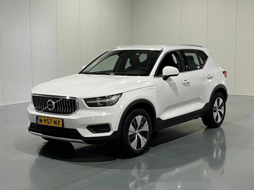 VOLVO XC40 1.5 T4 Recharge Inscription Expression Plug-..