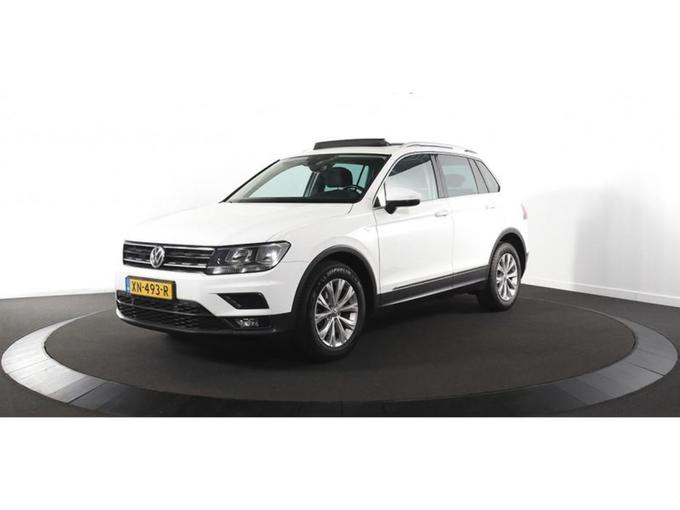 VOLKSWAGEN Tiguan 1.5 TSI ACT Comfortline Business Pano