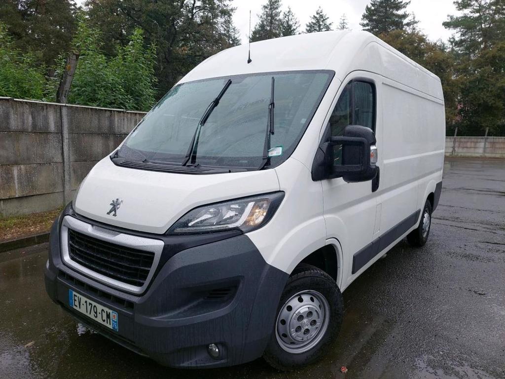 PEUGEOT Boxer Boxer VU 4p Fourgon 2.0 BLUEHDI 130 PREM..