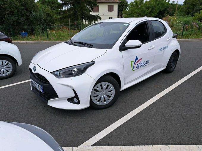 Toyota YARIS HYBRIDE 1.5 HYBRID 116H DYNAMIC BUSINESS BEYOND