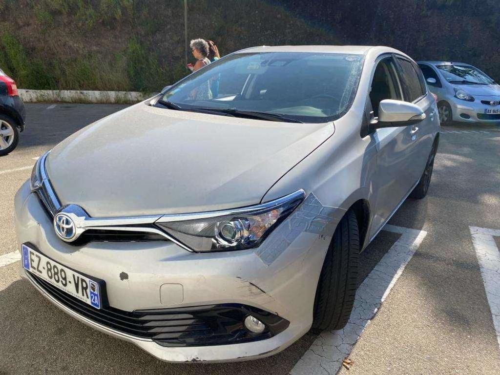 Toyota Auris 1.8 HYBRID 136 CVT AUTO DESIGN BUSINESS