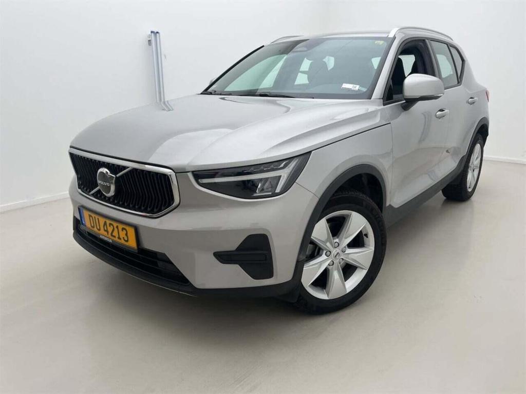 VOLVO XC40 2.0 B3 Core Essence Geatronic