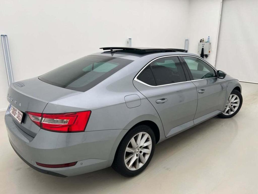 SKODA Superb 1.6 TDI Style DSG