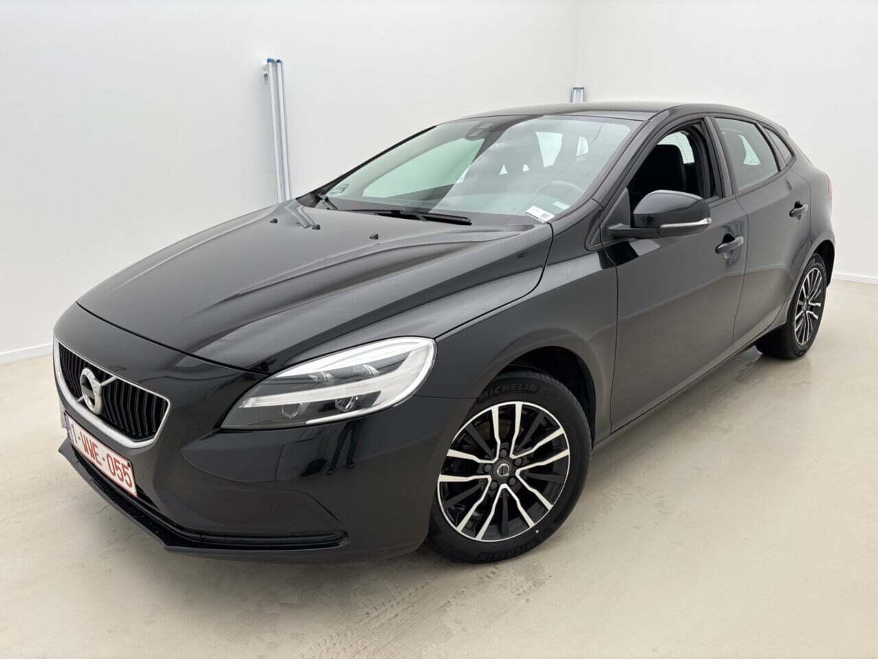 VOLVO V40 2.0 D2 Black Edition