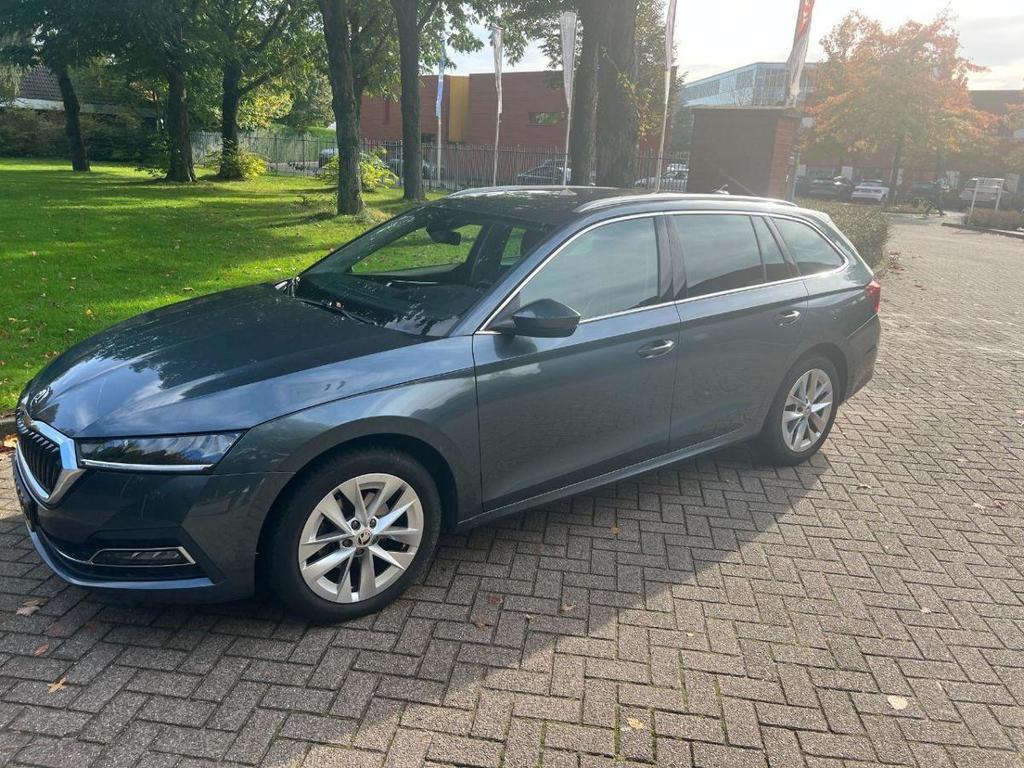 SKODA OCTAVIA COMBI 1.0 TSI Business Edition Plus