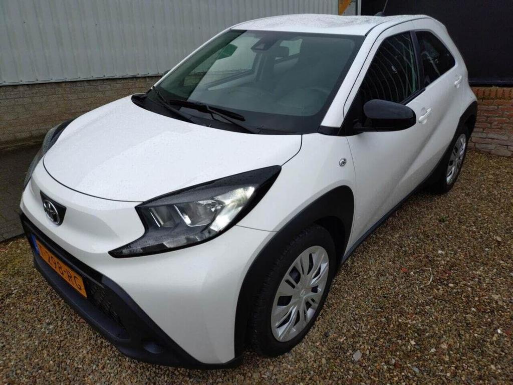 Toyota Aygo X 1.0 VVT-i MT Play