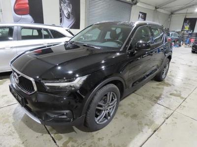 Volvo XC40  Momentum Pro 2WD 2.0  110KW  AT8  E6dT