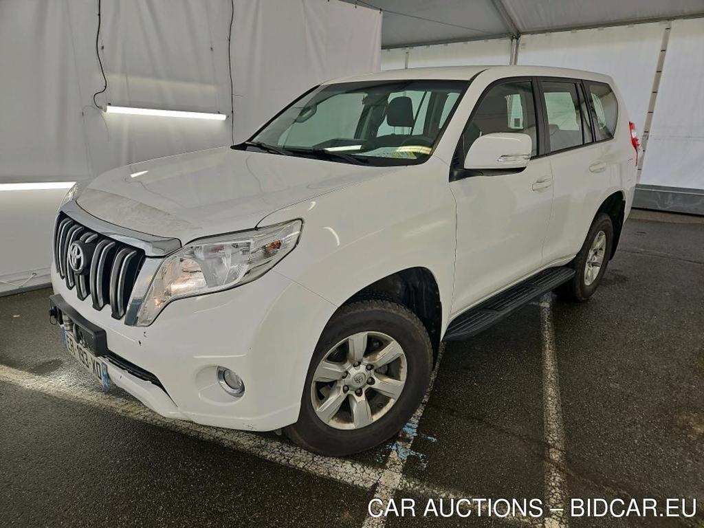 TOYOTA Landcruiser 5p SUV 177 D-4D Life / EMBRAYAGE + VOLANT MOTEUR HS